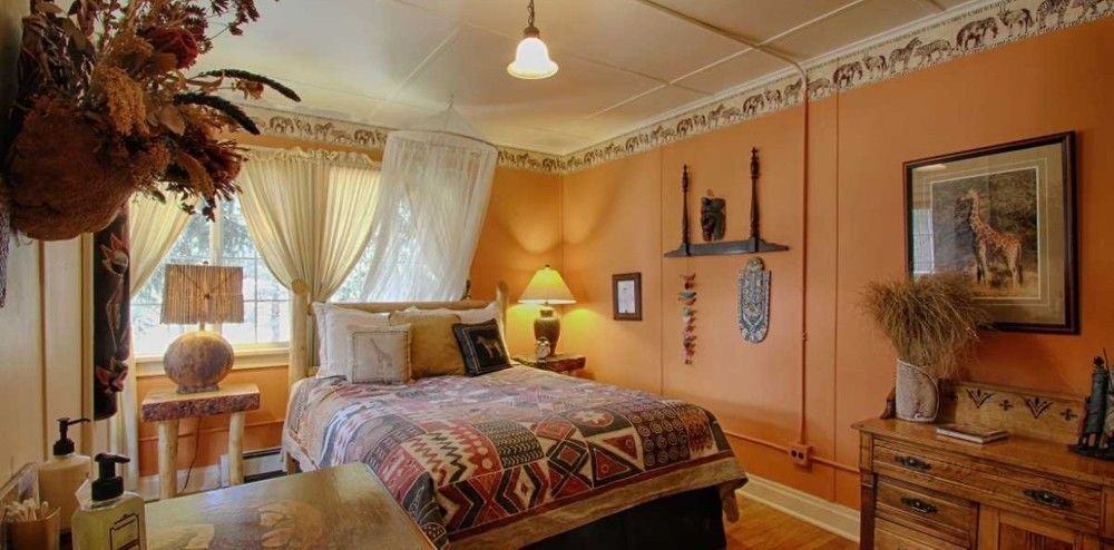 Bears Inn Bed And Breakfast Evergreen Exterior photo